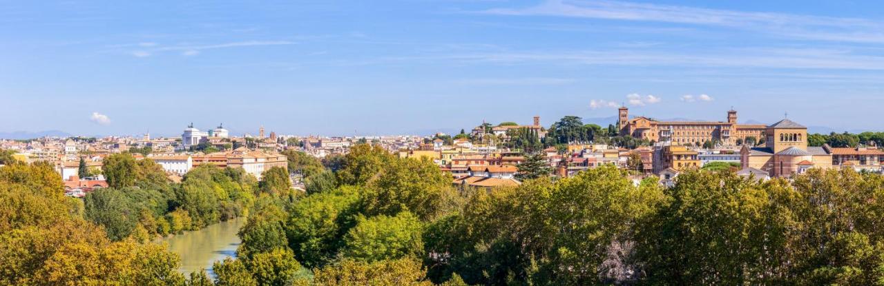 Penthouse With A Panoramic Rooftop In Trastevere With Seasonally Jacuzzi Apartment Rome Exterior photo